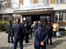 Хаос пред РЗИ Пловдив!