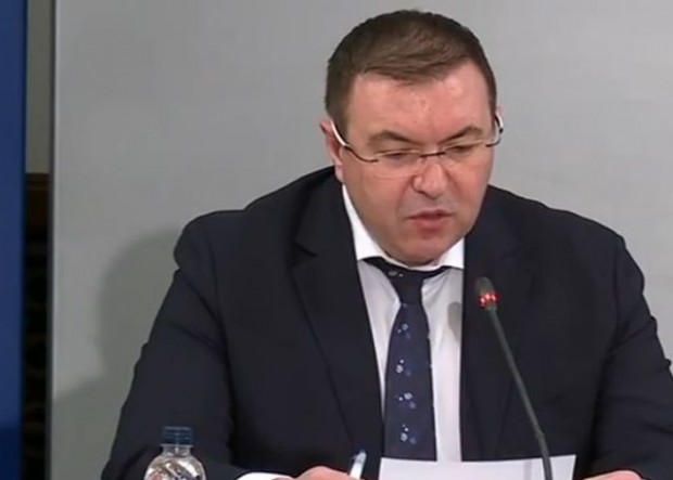 Ангелов: Отчитаме първи крачки към края на третата вълна