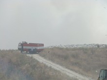 Подсигуриха храна и вода на участниците в гасенето на пожара над с. Черешово