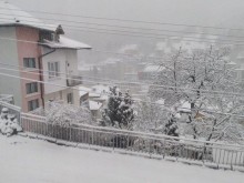 Сняг посред пролет в Родопите