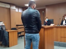 Гонго, който блъсна патрулка, с наведена глава пред съда