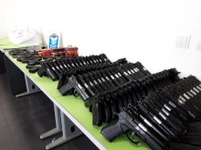 Предотвратиха голям внос на оръжие и боеприпаси на "Капитан Андреево"