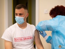 Футболисти и служители в ПФК Ботев се боцнаха с ваксината на "Пфайзер"