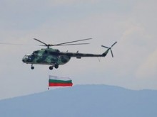 Самолети и вертолети във военен парад на 6 май