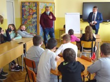 Четвъртокласници изслушаха с интерес лекция за киберпрестъпленията