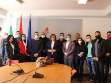 Млади социалисти застанаха зад лидера на БСП Корнелия Нинова