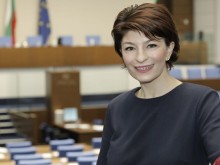 Десислава Атанасова: Време е шоуто да приключи