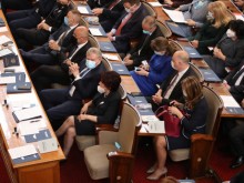 Политолог: ГЕРБ ще гледат цирка отстрани