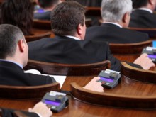 Връщат електронното гласуване в старата сграда на парламента
