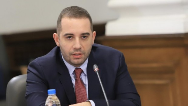 Богдан Кирилов: Няма да спираме ваксинацията с "АстраЗенека"