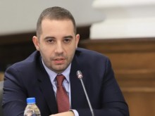 Богдан Кирилов: Няма да спираме ваксинацията с "АстраЗенека"