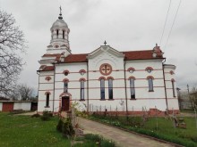 Броят на починалите българи през 2020 г. е 124 735 души
