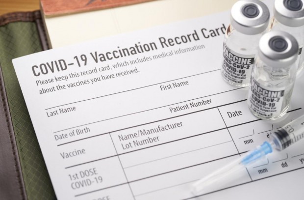 Европейските удостоверения за ваксинираните и преболедувалите COVID 19 с които ще