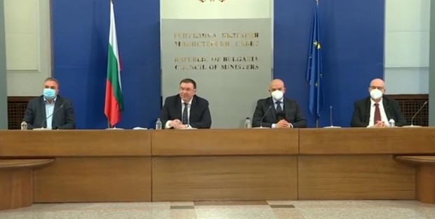 От брифинга на министъра: Замириса на избори