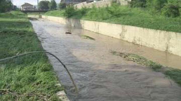 Деца открили мъртва жена в канал във врачанското село