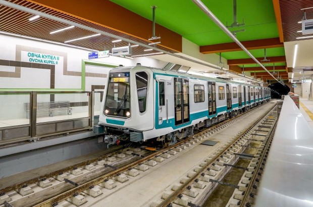 Фейсбук
Пуснаха новия 4 километров участък от третата линия на метрото в София