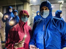 Възрастно семейство с топли думи към пловдивски лекари