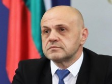 Дончев за упреците към Плана за възстановяване: Съжаляваме, колеги, но в него изобщо няма асфалт!