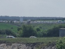 Невиждана тапа по "Тракия"! Шофьори: Чака се с часове, минавайте през селата!