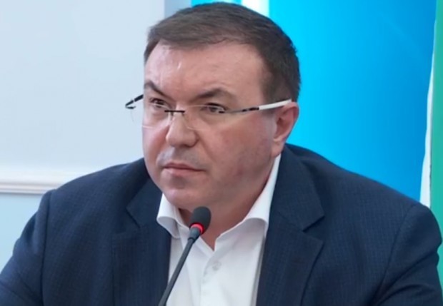 Здравният министър с извънреден брифинг в Пловдив