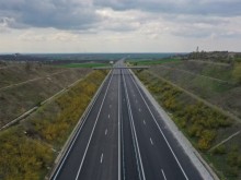 За улеснение на трафика по АМ "Тракия" край Пловдив ще има две ленти за София и една за Бургас