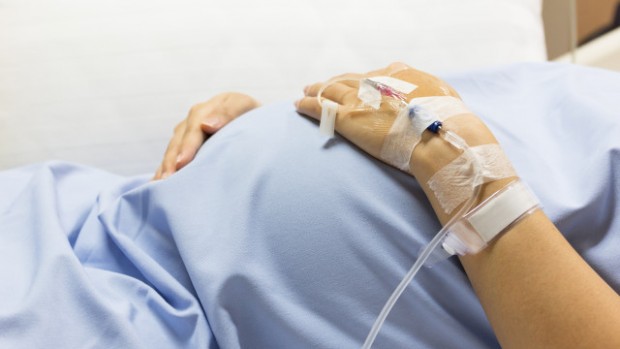 iStock
Реаниматорите в болницата в Добрич екстубираха 35-годишна родилка. Това е