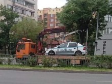 "Паяк" вдигна патрулка на оживен булевард в Пловдив