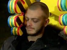 Дори на Емо Чолаков му стана жал и последният шамар за Дани бе с една ръка! Зрителка: Горкото момиче, този е пън!
