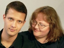 Синът на Ваня Костова: Нима ще ме оставиш, мамо?