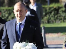 Радев намекна за служебния премиер, но не пропусна да "захапе" Борисов