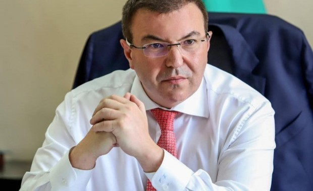 Здравният министър в оставка проф Костадин Ангелов потъна в скръб