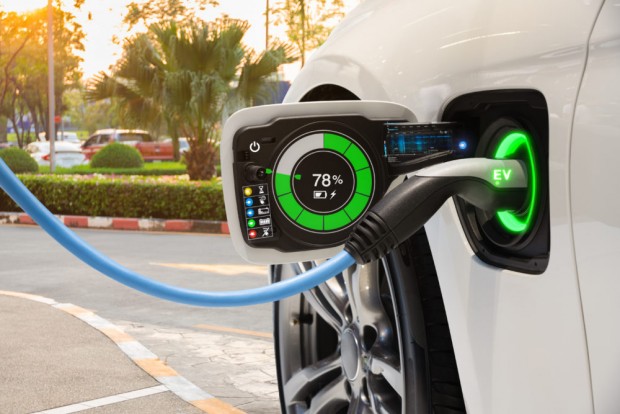 Електрическите превозни средства ще бъдат по евтини от бензиновите автомобили от