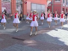 Вижте уникалното шествие по Главната