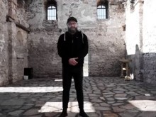 Песента "OPUS 4" събра популярни музиканти и артисти в памет на Димо от P.I.F.