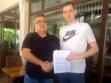 Двама пловдивски национали подписаха с вицешампиона на България