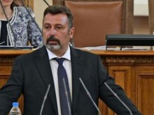 Един от най-верните хора на Слави пръска луди суми за луксозни почивки