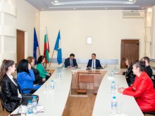 Посланикът на Кипър дари книги на библиотеката за гръцки език в ПУ