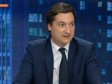 Зарков: Една политическа сила болезнено се разделя с властта