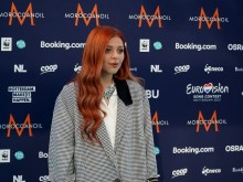 Виктория впечатли с изящна визия на откриващата церемония на Евровизия 2021