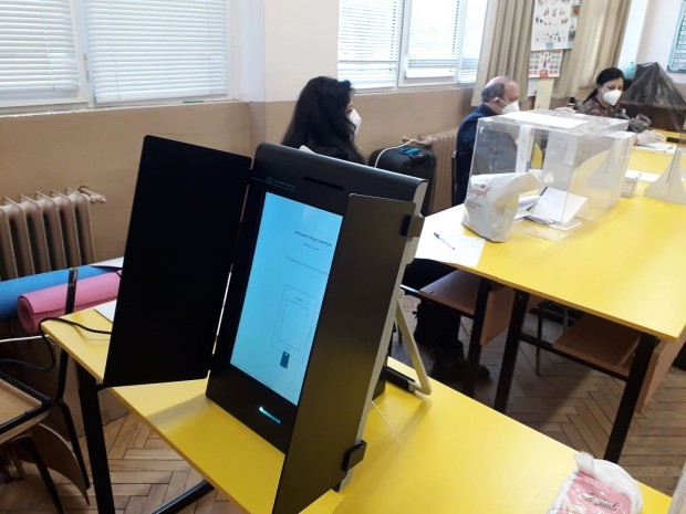 Plovdiv24.bg
Според мен е разумно да се отложи машинното гласуване в