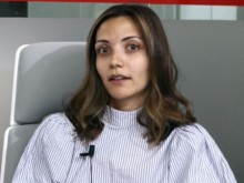 Момичето, което описа брутално полицейско насилие в Пловдив, с нови разкрития