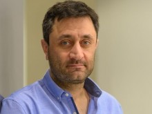 Истина е! Доцент Мазов бил собственик на ресторант и телеком