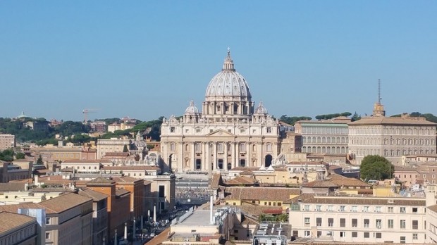 Историческо богослужение в базиликата  Свети Петър във Ватикана се очаква днес