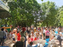 Куклен театър зарадва малки и големи в район "Северен"