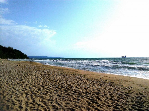 Плажът на Златни пясъци Слънчев ден Свети влас Поморие –изток