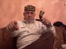Издъхна легендарен крими герой, който спука черепа на жена си със златен пръстен
