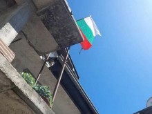 Заплашиха с пистолет нашенец заради развято българско знаме в Скопие