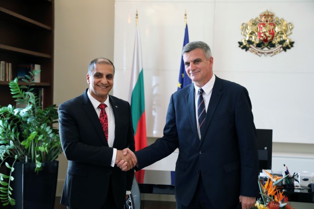 Министър-председателят проведе среща с посланика на Държавата Палестина Ахмад ал