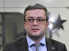 Биков: Вярвам повече на НАТО, отколкото на Румен Радев