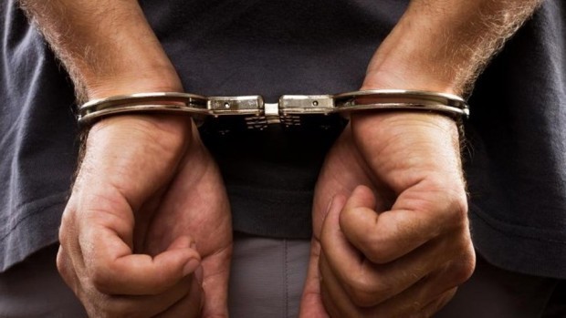 53 годишен варненец е установен и задържан при предприети незабавни полицейски действия